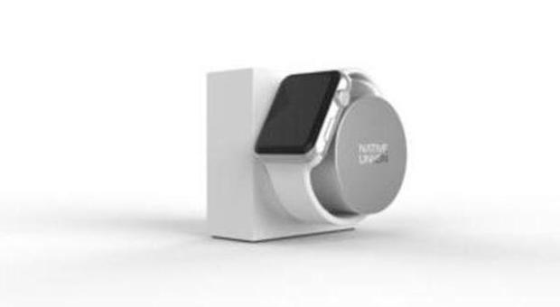 Apple Watch, tra i primi accessori spunta Dock: il caricabatterie rotante