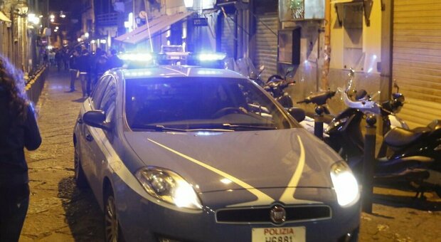 Movida a Napoli, controlli della polizia nel centro storico: multe e sequestri