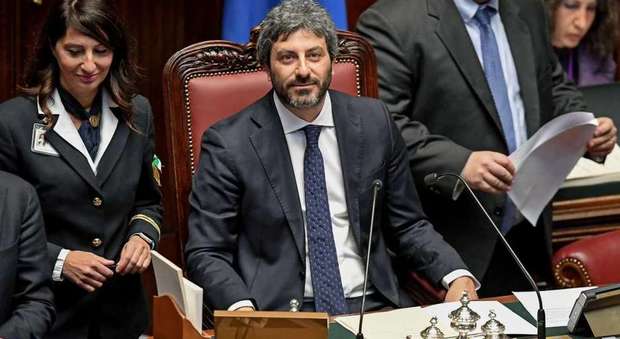 Elezioni suppletive a Napoli, Fico in campo: avanza il patto tra Pd e M5S