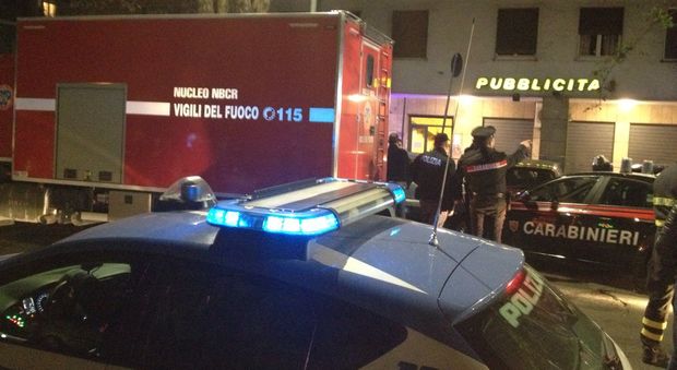 Esplosione in appartamento: ferito un ragazzo, strada chiusa traffico in tilt in zona Meucci