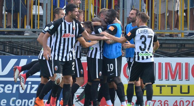 Ascoli-Lecce 1-0, gol Ardemagni Primi tre punti dei bianconeri