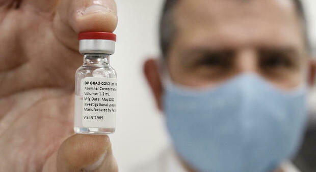 Vaccini, oltre 300mila giovani senza la prima dose