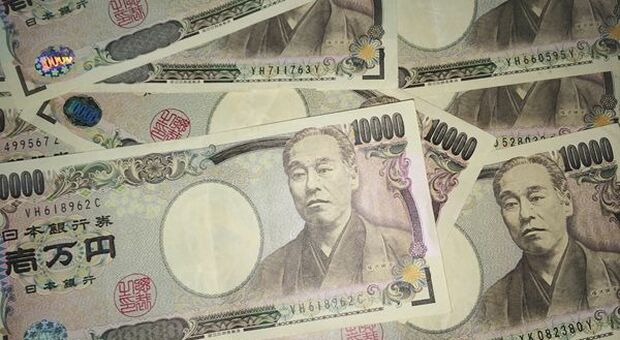 Bank of Japan conferma politica ultra espansiva. Tagliate stime inflazione
