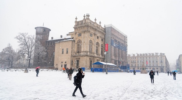 Neve a Torino: città imbiancata. Sono previsti accumuli di dieci centimetri