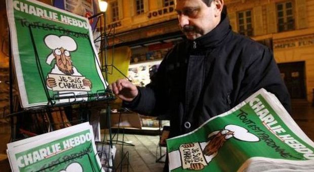 Charlie Hebdo, Isis attacca le nuove vignette. Al Azhar ai musulmani: "Ignorate le caricature"