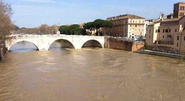 Roma, allerta Tevere dopo le piogge dei giorni scorsi