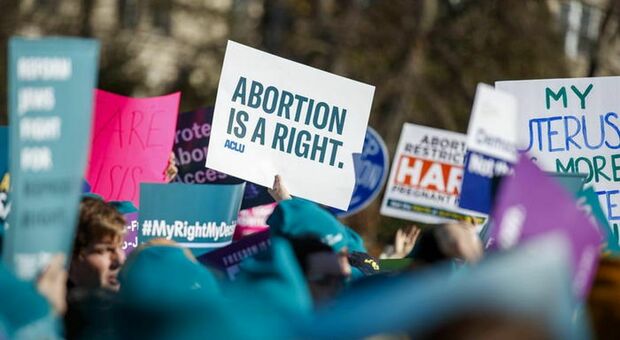 Usa, la Corte suprema voterà per abolire il diritto all'aborto (sancito dalla legge del 1973)