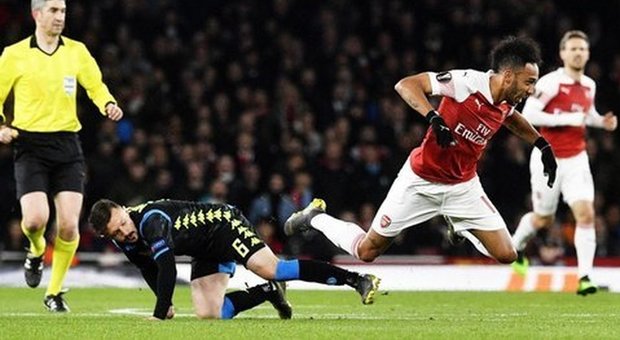 Arsenal, Aubameyang non si fida: «Il Napoli è forte, può ribaltarla»