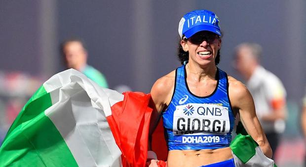 Marcia 50 km, bronzo per l'azzurra Giorgi nel caldo torrido di Doha: «Ho resistito con la testa e con il cuore»