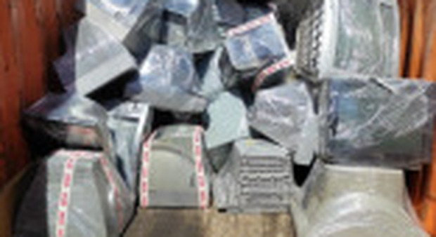 Torino, traffico internazionale di rifiuti: sequestrate sette tonnellate