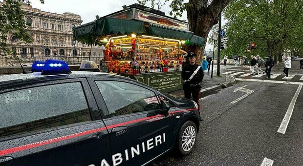 Roma, barista pestato e rapinato sul lungotevere a Ponte Umberto I: «Vogliamo mangiare gratis»