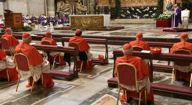 Papa Francesco striglia i cardinali: «Non siate mediocri e non vedete complotti»
