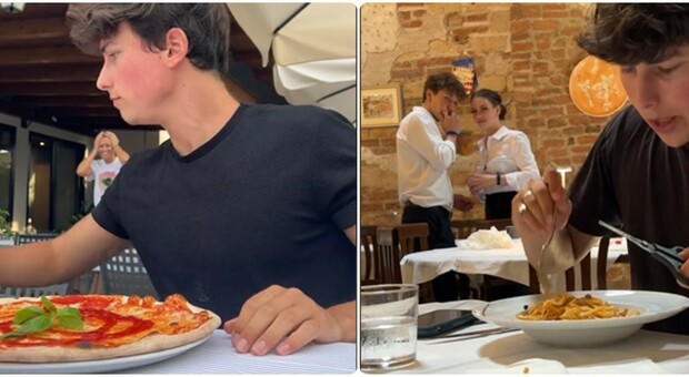 Ketchup sulla margherita, gli spaghetti tagliati con le forbici: il tiktoker americano insulta i piatti italiani