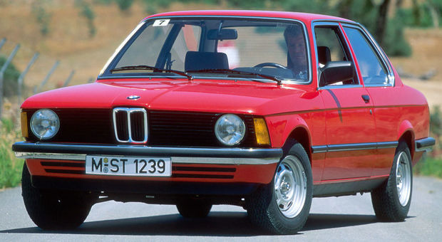 La prima BMW Serie 3 (sigla E21) del 1975