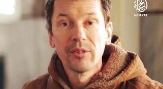 Isis, nuovo “reportage” dell'ostaggio britannico John Cantlie da Aleppo: nel video minacce alla Francia