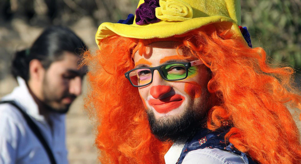 Siria, ucciso in un raid il clown di Aleppo "amico dei bambini"