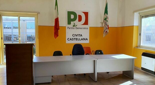 Il Pd a Civita Castellana torna a sdoppiarsi: sulla scuola è guerra di firme contro il Comune