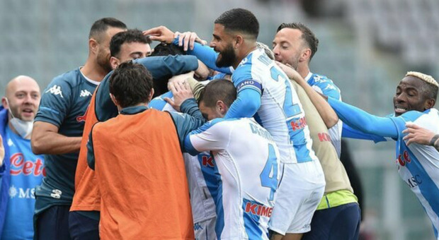 Torino-Napoli, niente silenzio social: «Avanti così, la corsa continua»