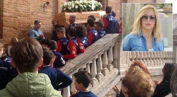 I funerali di Romina Ricci la donna di 41 anni morta mercoledì mattina