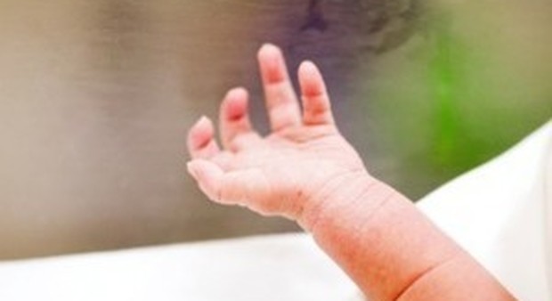 Torino, bimba di due mesi in ospedale e il papà confessa i maltrattamenti