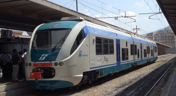 Stop ai treni sulla linea Roma-Napoli: investita una persona a Villa Literno