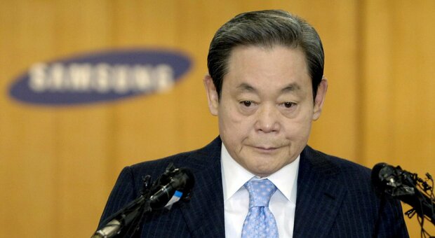 Samsung, morto il presidente Lee Kun-hee. L'annuncio: «La sua eredità sarà eterna»