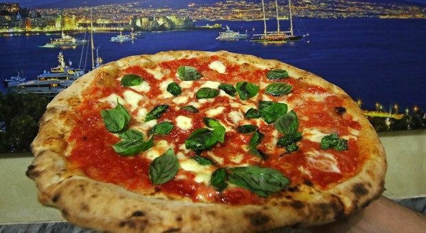 Pizzerie della Campania, in edicola con il Mattino la guida di Luciano Pignataro con i tre galletti