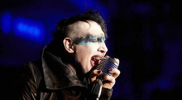 Marilyn Manson, perquisita la casa dopo le tante accuse di abusi sessuali