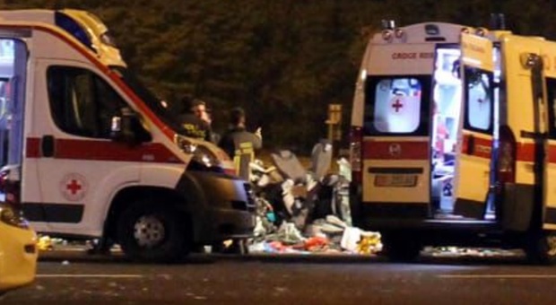 Tragico incidente sull'Autostrada A9 in direzione Como: un morto e 5 feriti, tra cui una bimba