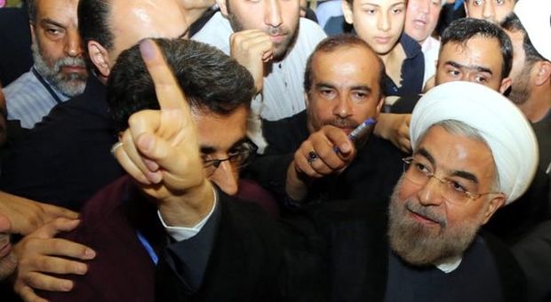 Petrolio, Presidente Rohani annuncia scoperta maxi giacimento in Iran