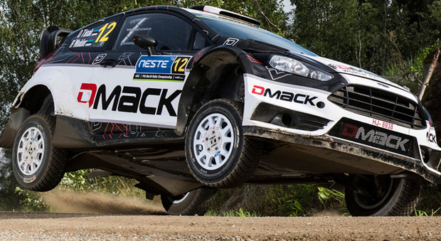 l'estone Ott Tänak al volante della Ford Fiesta RS è il leader provvisorio del rally di Spagna