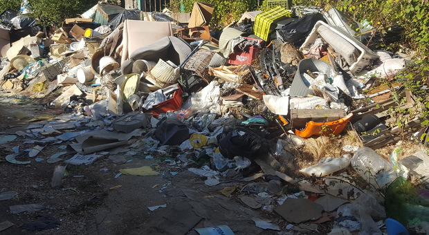 Retata per traffico illecito di rifiuti speciali: la spazzatura finiva anche in Abruzzo