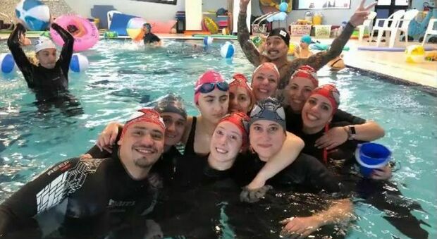 Anche in Puglia arriva l'"Abbracciata collettiva", tutti in piscina a favore dell'autismo