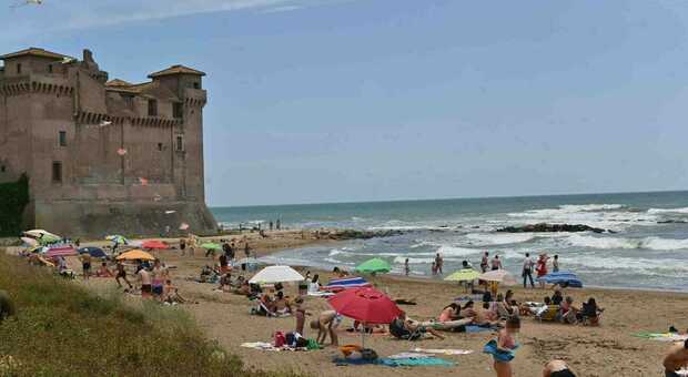Turista muore annegato per salvare una bimba in mare a Santa Severa: Gianfranco aveva 59 anni