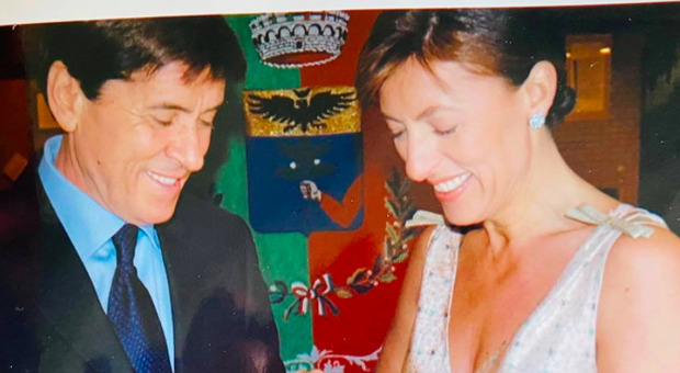 Gianni Morandi, la dedica alla moglie Anna per l'anniversario: «La sposerei 100 volte»
