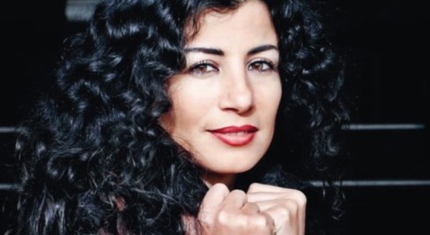 Joumana Haddad, tra poesia e lotta civile: «Anch'io sono stata distrutta come L'Aquila»