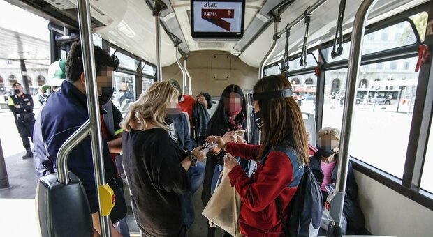Misure anti covid: sui bus locali torna il controllore, anche per le mascherine