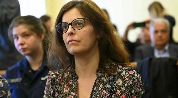 Ilaria Salis, chi è la donna in carcere a Budapest: dal ruolo di maestra a Monza al processo