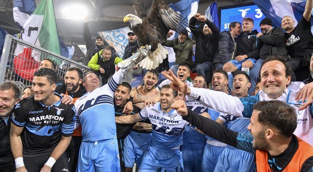 Lazio super: domina e stravince il derby 3-0. La Roma chiude in 10