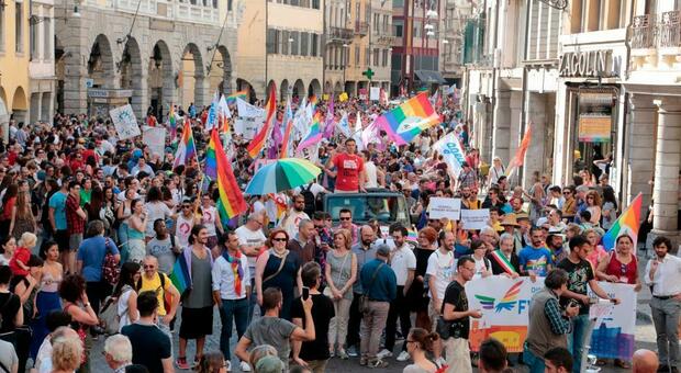 Pride, il patrocinio è questione di “sinistra”. Intanto il centrodestra va all'attacco sul bollino di Udine