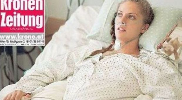 L'atleta paralizzata dopo il salto con l'asta: le prime foto di Kira Gruenberg in ospedale