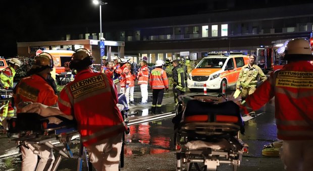 Germania, scoppia incendio in un ospedale. Un morto e 72 feriti, 7 in fin di vita