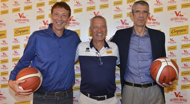 Walter Magnifico, Aza Petrovic e Ario Costa durante la presentazione a Villa Cattani Stuart