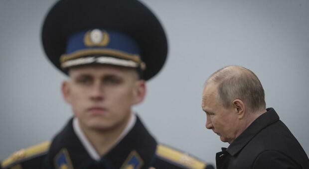 Russia, altro giallo: cinque governatori si dimettono in poche ore. «Ecco perché Putin li ha rimossi»