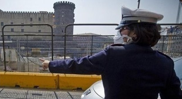 Napoli, l'allarme smog continua: stop al traffico anche domenica