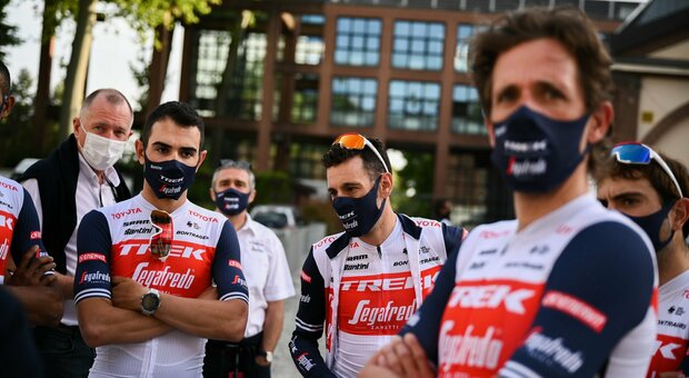Ciclismo, domani al via il Giro d'Italia: c'è anche Nibali dopo l'infortunio