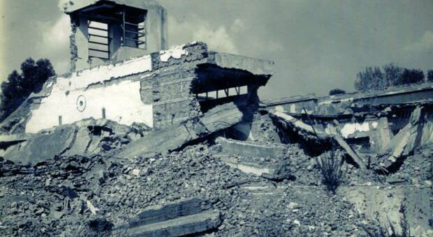 L'aeroporto di Guidonia dopo io devastante bombardamento della Raf inglese nell'ottobre1943