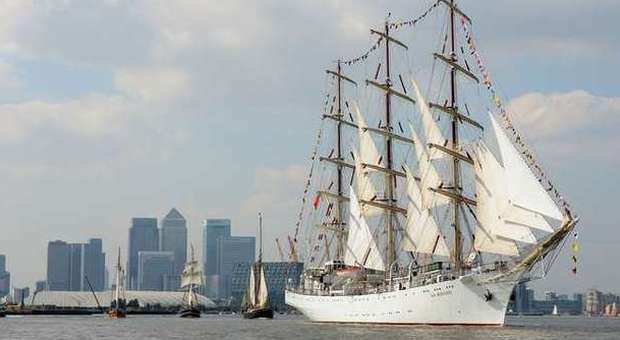 A Londra per il Tall Ships Festival: il Tamigi si popola di velieri d'epoca