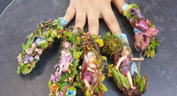 L'arte sulle unghie: le decorazioni della viterbese Rosanna conquistano Londra