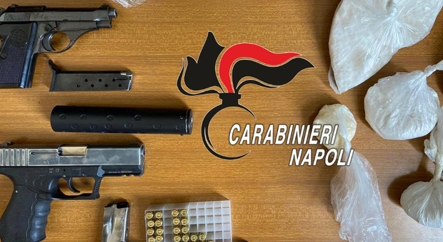 Napoli, due pistole ritrovate nelle cassette anti-incendio a Scampia